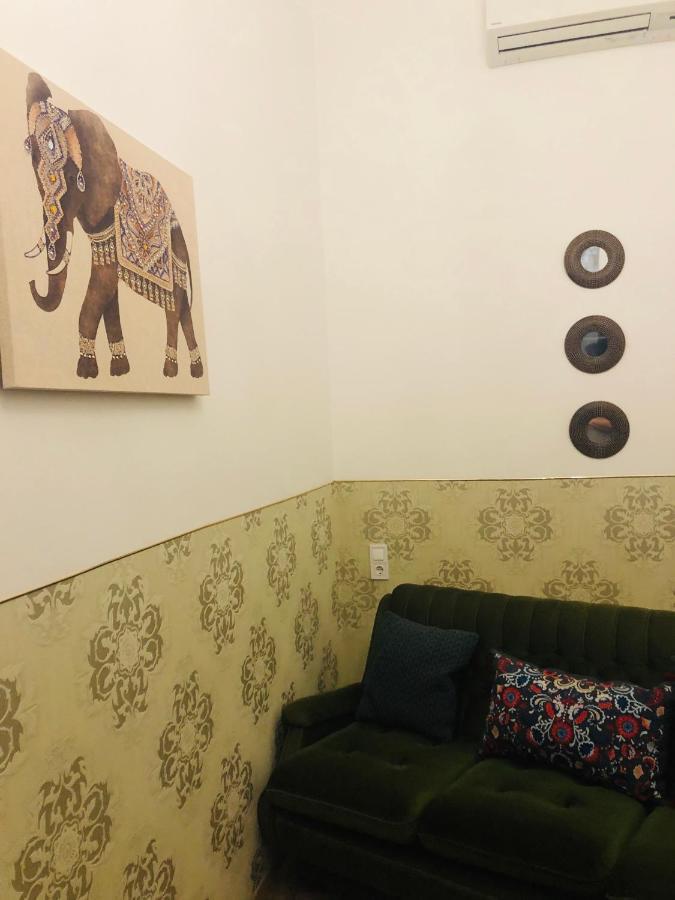 Modern Classic On Kiraly Budapest Luaran gambar