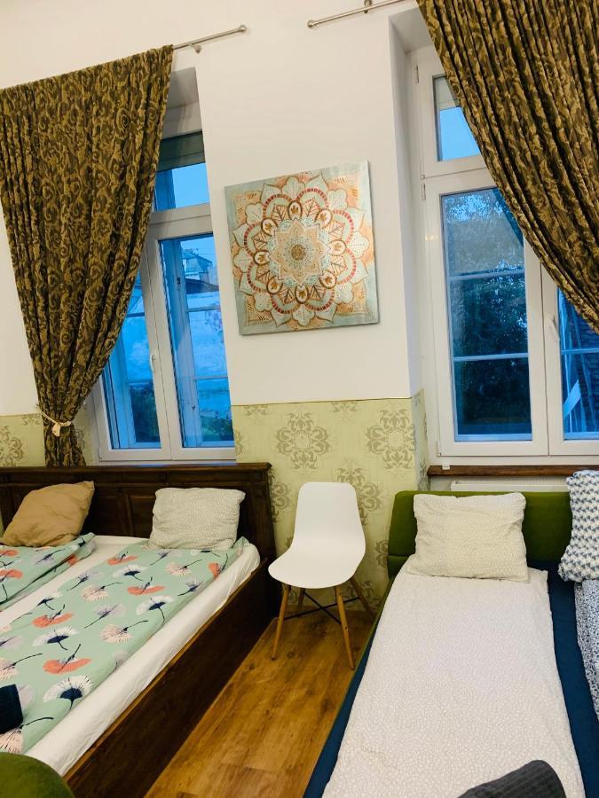Modern Classic On Kiraly Budapest Luaran gambar